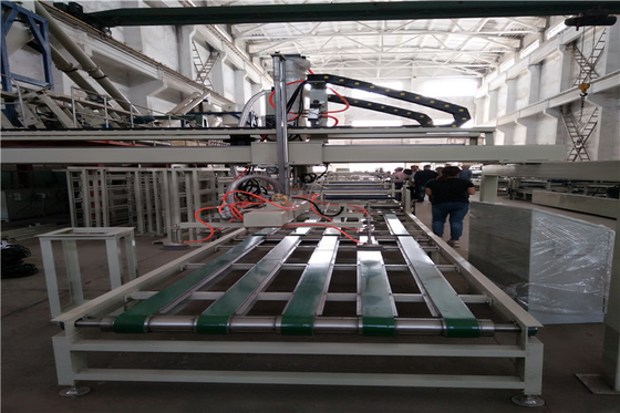 Mgo μεγάλου σχήματος CE πιστοποιημένη δοκιμασμένη αλεξίπυρη γραμμή παραγωγής πινάκων που κατασκευάζει τη μηχανή